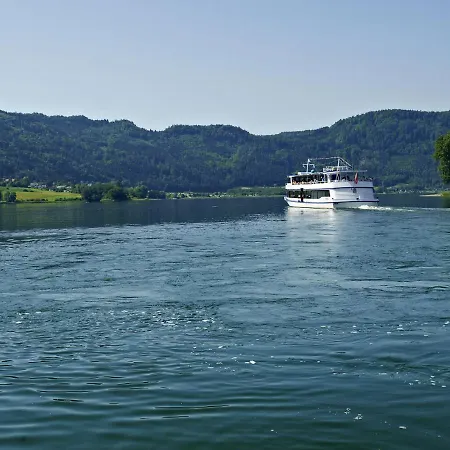 Apartmán Modern Apartment, Overlooking The Ossiachersee